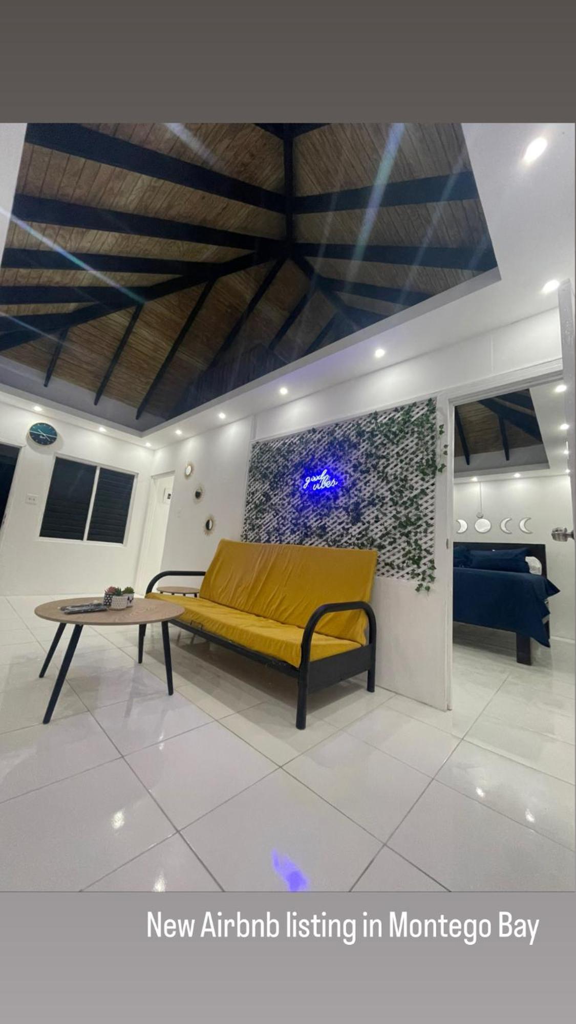 Queens Palace -Montego Bay Airport Suite Exteriör bild